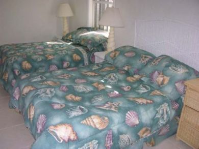 Marathon Vacation Home Sleeps Ten Guests.